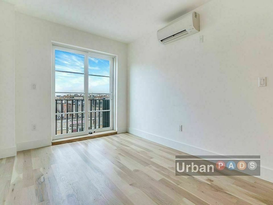 2nd image of 830 Saint Johns Pl APT 4F
