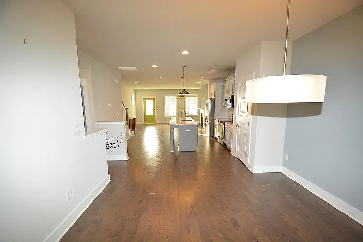 725 Fireball Ct — Photo 4