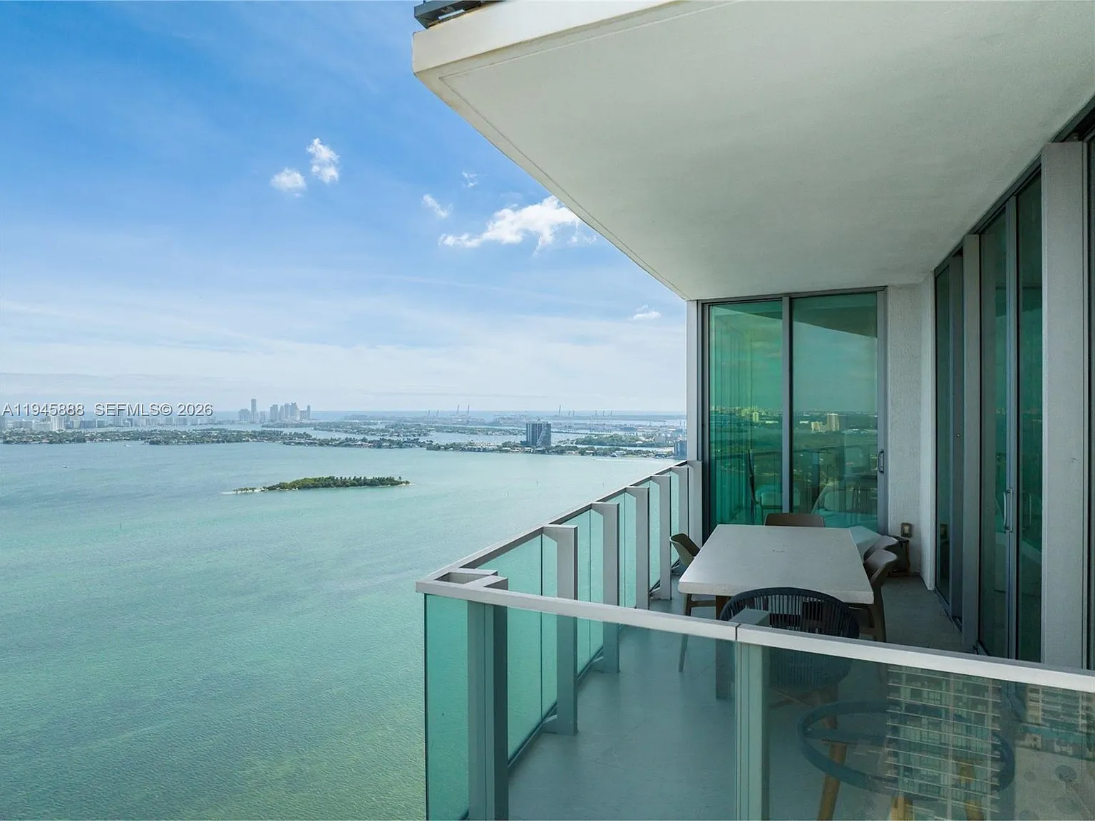 3 bed, 1698 sqft, $8,500 — Photo 3