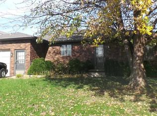 304 E Pine St, Le Roy, IL 61752