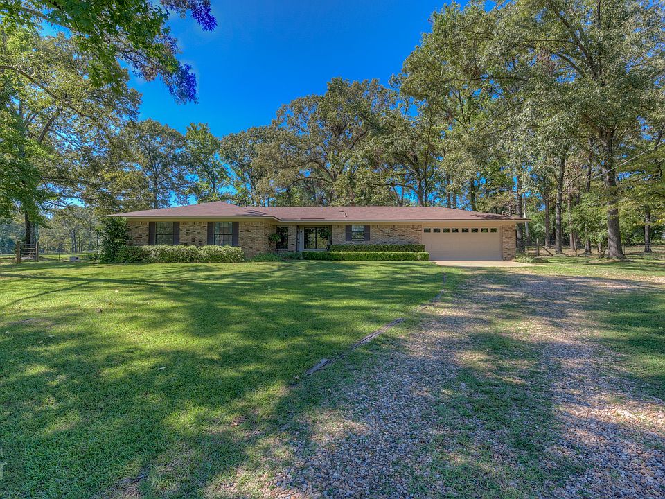 1st image of 104 Cypress Lake Cir