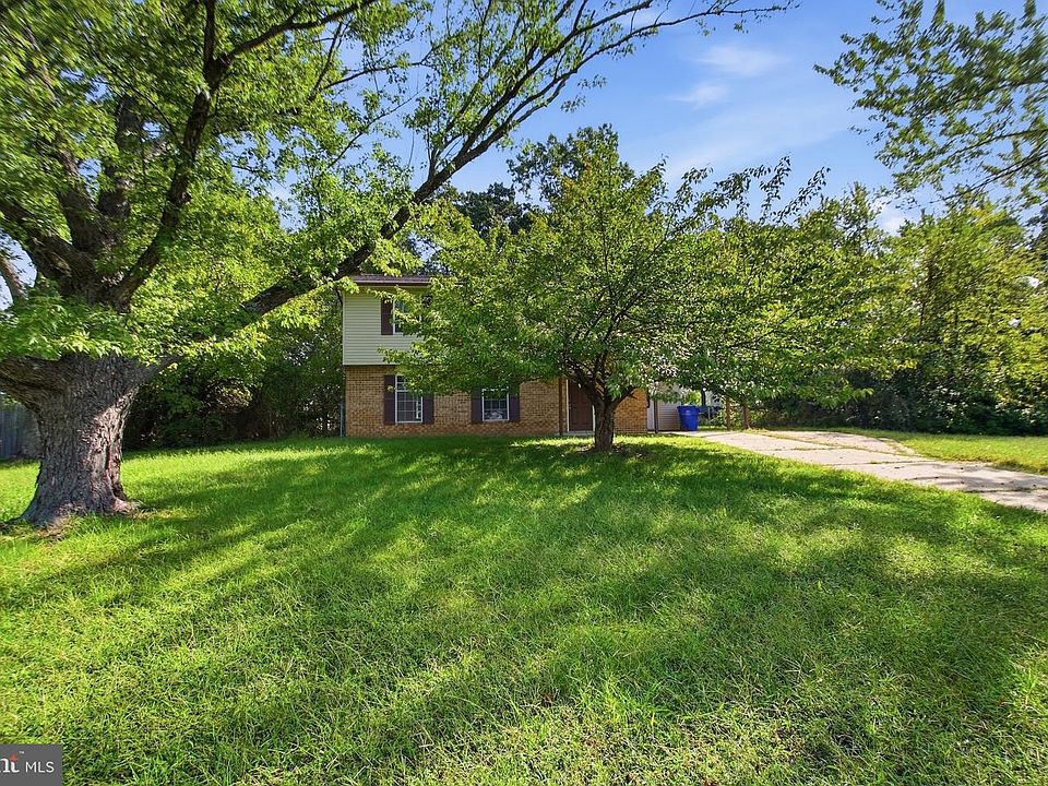 1st image of 721 University Dr