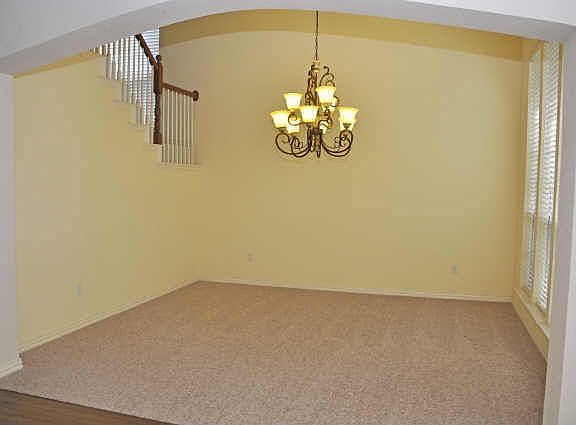 3rd image of 1514 Greenbriar Dr