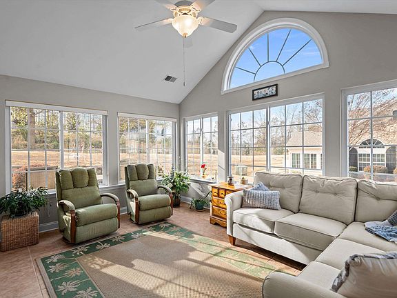 5th image of 1802 Laryn Ln