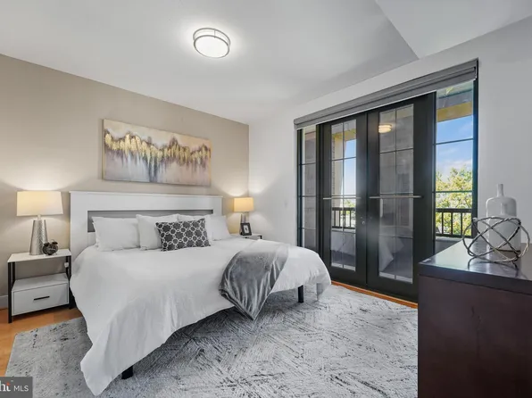 910 M St NW APT 618, Washington, DC 20001