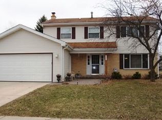24W581 Springdale Dr, Naperville, IL