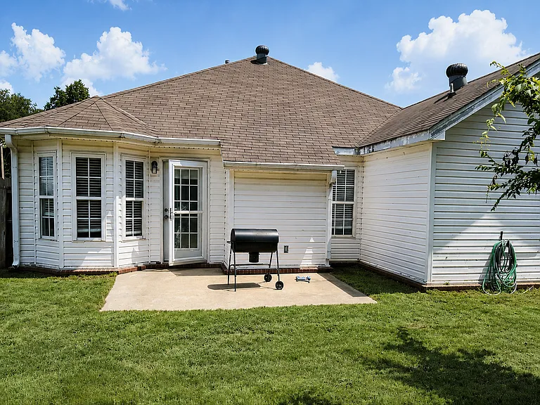 4717 Gregory Dr — Photo 13