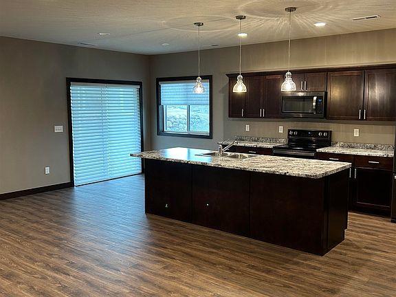 4th image of 1850 23rd St #13