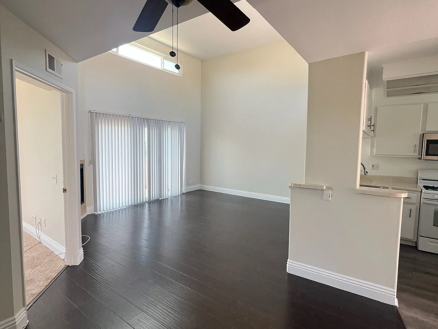 Redondo Palms — Photo 3