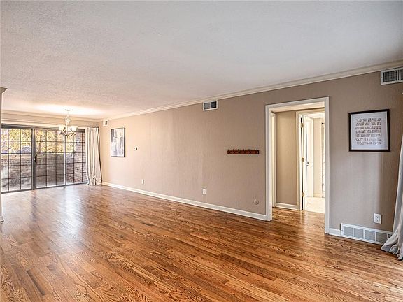 5th image of 114 E 41st St APT 2