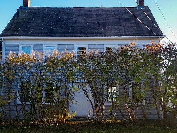 View of the house from the street - the apartment is the one on the right