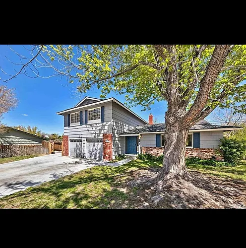 1070 Mark Allen Cir Photo 1