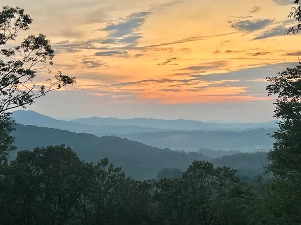 29 Grand Laurel, Brasstown, NC 28902