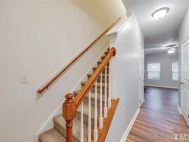 125 Golden Meadow Ct — Photo 4