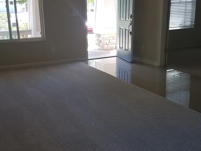 1022 Thompson Cir — Photo 3