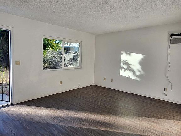 3rd image of 34850 Avenue B