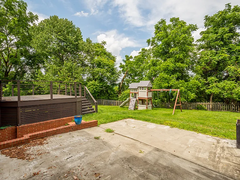 251 Franklin Dr — Photo 29