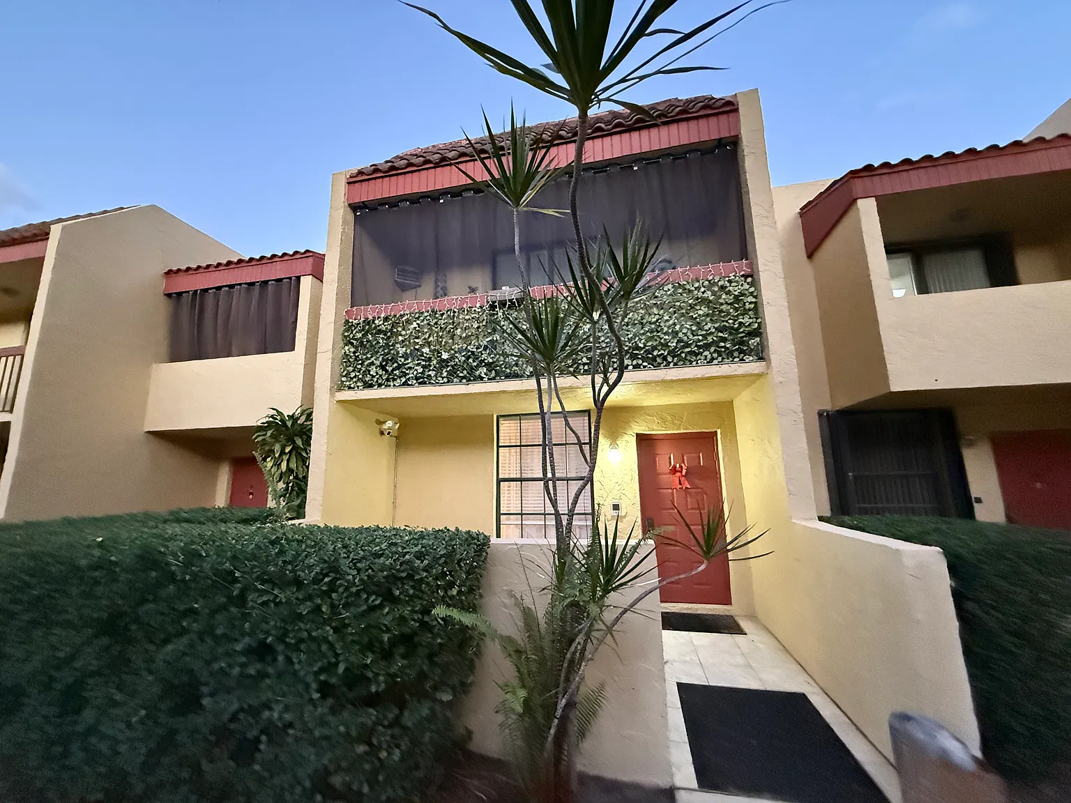 2 bed, 2.5 bath, 1200 sqft, $2,350 — Photo 1