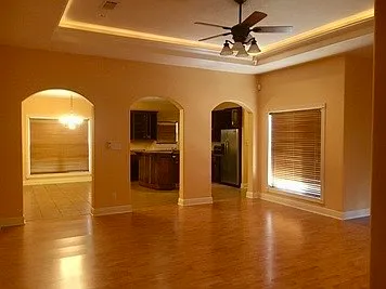 104 W Tyler Ln — Photo 6