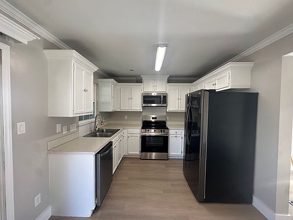 4th image of 1701 Jeffrey Bryan Dr
