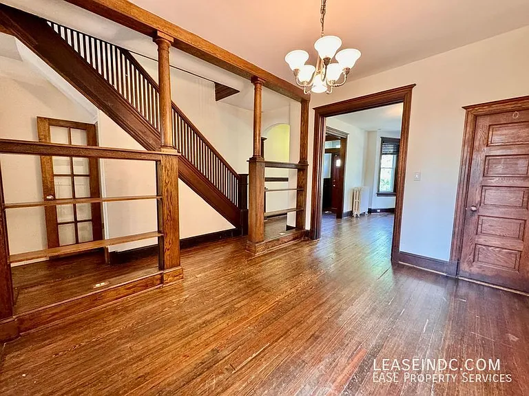 128 Adams St NW — Photo 10