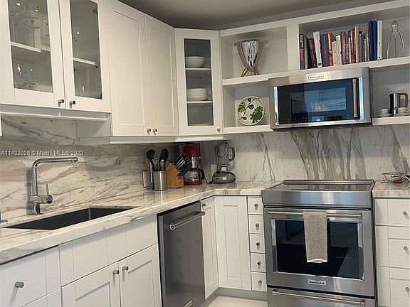 3rd image of 11 Island Ave APT 2108