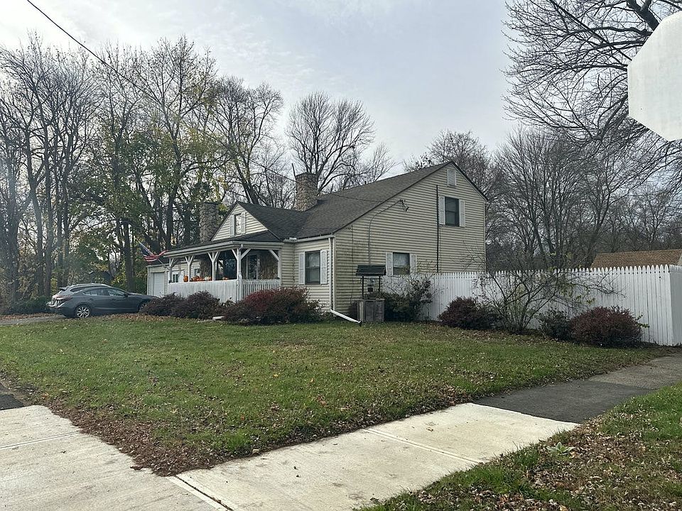 2nd image of 333 River Rd