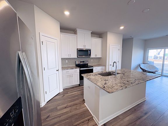 5th image of 1070 Plumcrest Dr