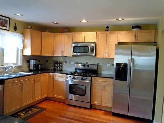 5th image of 7960 W 121st St