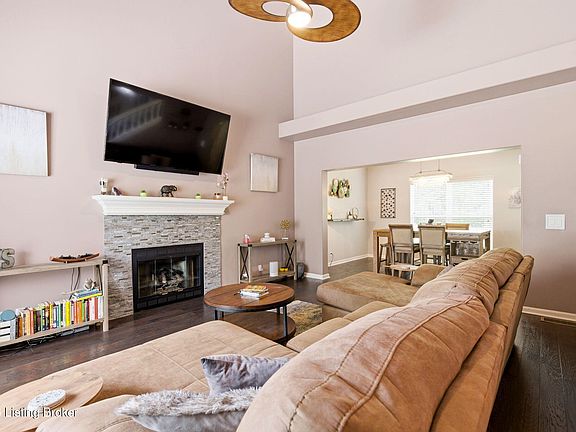 5th image of 11213 Coventry Greens Dr