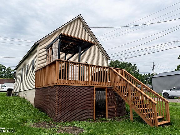 3rd image of 902 S D St