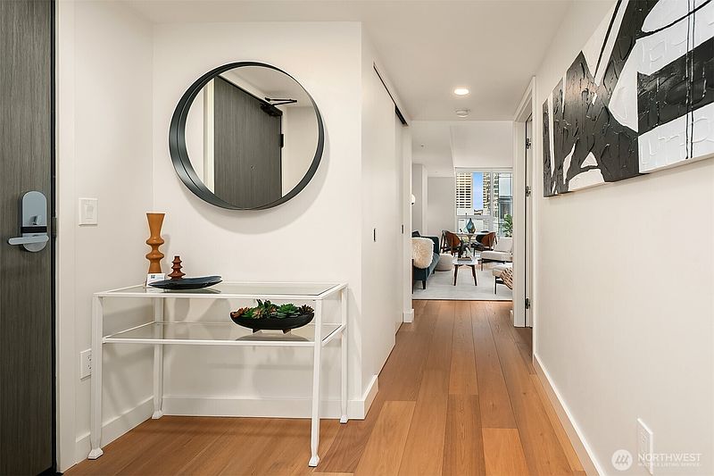 3rd image of 121 Stewart Street #1304