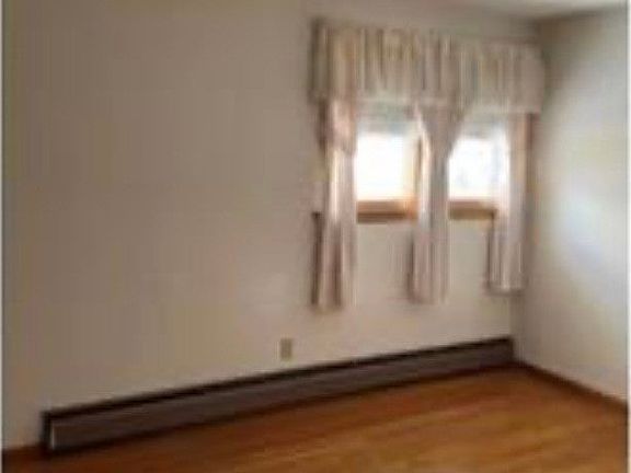 5th image of 425 E Benita Blvd