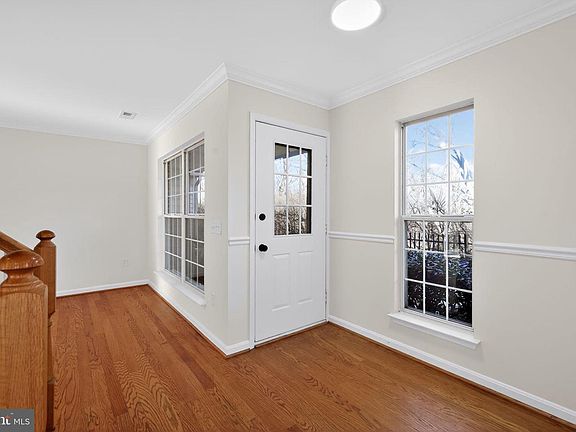 2nd image of 833 Waterford Dr