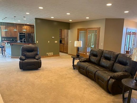 5th image of 2883 N Osage Ave