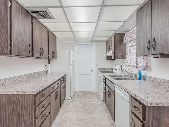 5th image of 3223 Sunrise Blvd