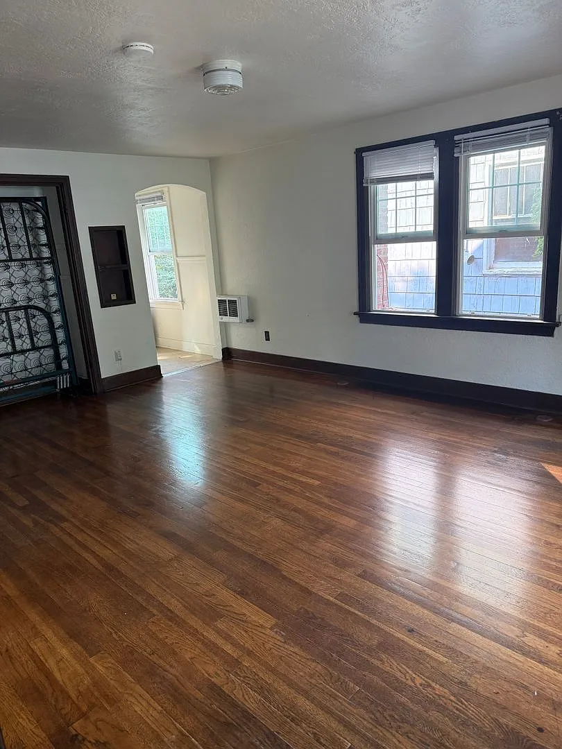 College Hill Living! — Photo 4
