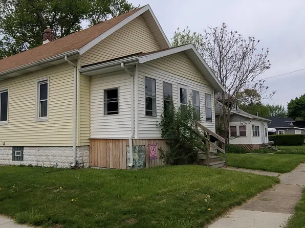 1233 Ward St, Port Huron, MI 48060