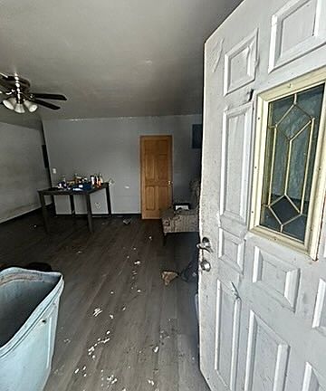 2nd image of 1916 Division Ave