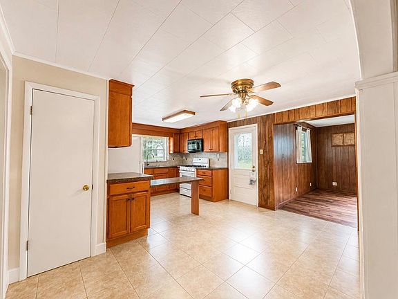 4th image of 105 Klaus St