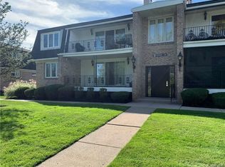 23 Georgian Ln APT 1, Amherst, NY 14221