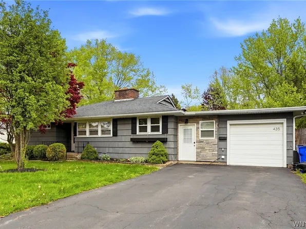 435 Park Club Ln, Williamsville, NY 14221