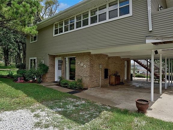 2nd image of 205 Kiowa Dr W