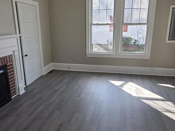 4th image of 109 E Grainger Avenue