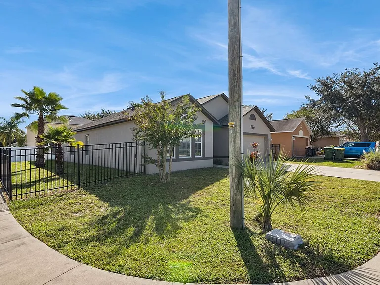 2242 Aitkin Loop — Photo 3