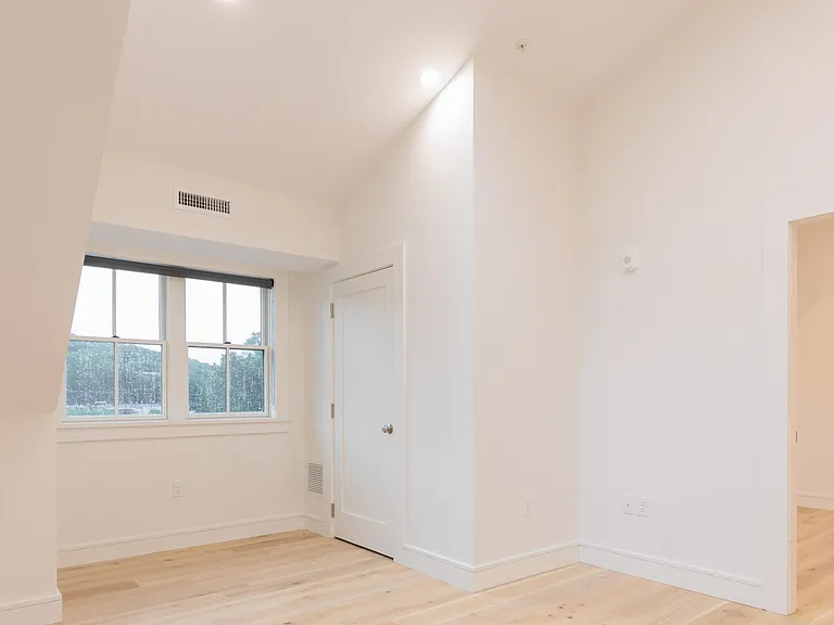 Trapelo Rd — Photo 18