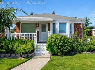 6620 Gahona Ave, Allen Park, MI 48101