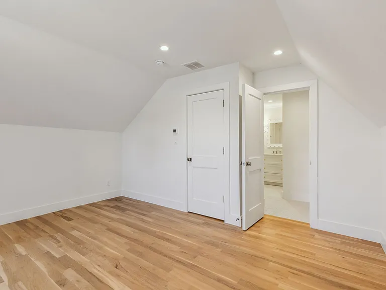 5800 Goodwin Ave — Photo 53