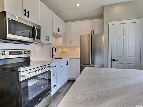 2305 McDonald STREET, Regina, SK S4N 2Z2