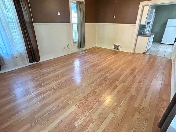 5th image of 218 S Bingham St #218